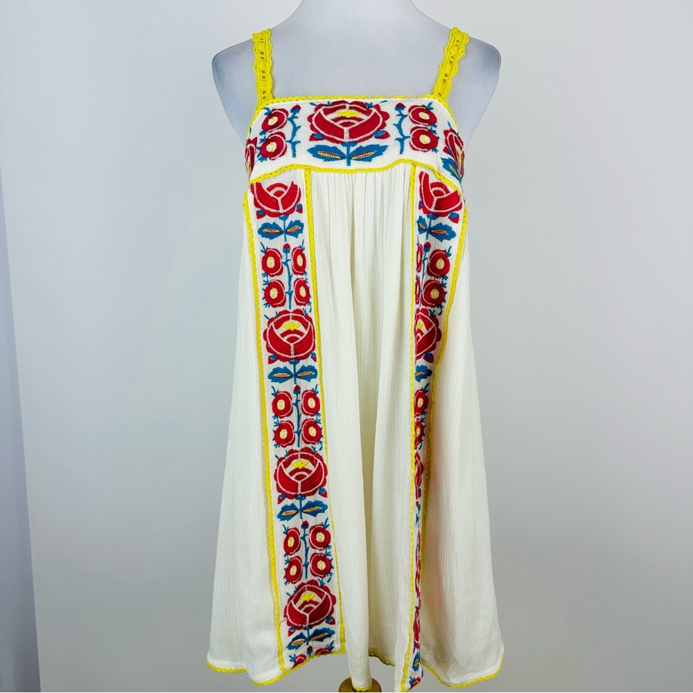 Smell The Roses Embroidered Dress Size Medium